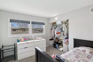 2207 E Michael Manor Ln, Arlington Heights, IL 60004 - Photo 13