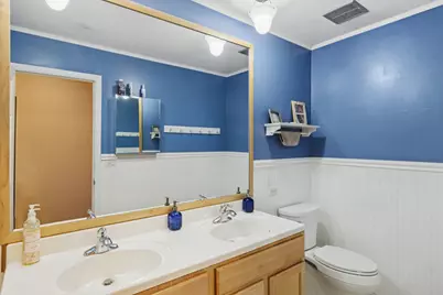 2207 E Michael Manor Lane, Arlington Heights, IL 60004 - Photo 17
