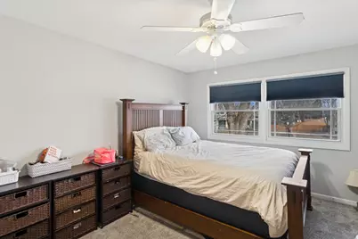 2207 E Michael Manor Lane, Arlington Heights, IL 60004 - Photo 11