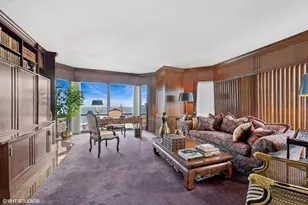 100 E Huron St, Chicago, IL 60611 - Photo 9