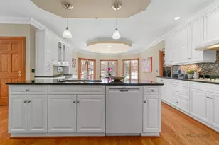 37181 N Fox Hill Dr, Wadsworth, IL 60083 - Photo 9