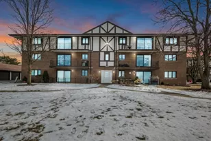 11015 S Theresa Circle, Palos Hills, IL 60465 - Photo 1