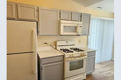 186 Brook Lane #186, Vernon Hills, IL 60061 - Photo 5