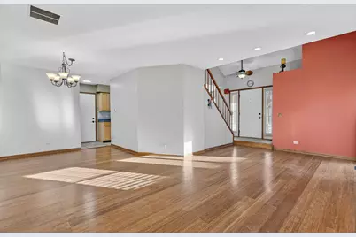 1089 Quaker Hill Court #1089, Elgin, IL 60120 - Photo 5