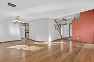 1089 Quaker Hill Ct, Elgin, IL 60120 - Photo 5