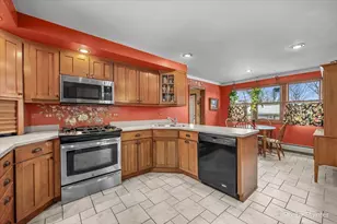 11N575 Rohrssen Rd, Elgin, IL 60120 - Photo 17