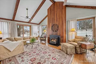 11N575 Rohrssen Rd, Elgin, IL 60120 - Photo 11