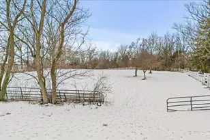 11N575 Rohrssen Rd, Elgin, IL 60120 - Photo 53