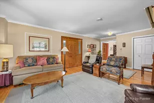 11N575 Rohrssen Rd, Elgin, IL 60120 - Photo 7