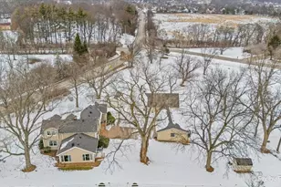 11N575 Rohrssen Rd, Elgin, IL 60120 - Photo 49