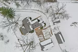 11N575 Rohrssen Rd, Elgin, IL 60120 - Photo 3