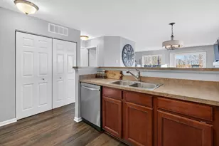 1302 Kettleson Dr, Minooka, IL 60447 - Photo 9