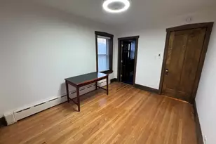 2437 W North Shore Ave, Chicago, IL 60645 - Photo 5