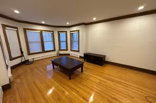 2437 W North Shore Ave, Chicago, IL 60645 - Photo 3