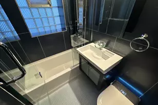 2437 W North Shore Ave, Chicago, IL 60645 - Photo 11