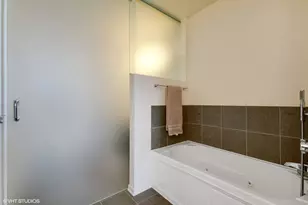 600 N Fairbanks Ct, Chicago, IL 60611 - Photo 13