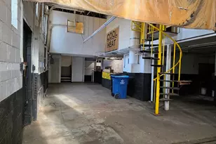 2859 W Montrose Ave, Chicago, IL 60618 - Photo 9