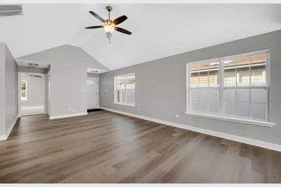 224 N La Salle Avenue, Bradley, IL 60915 - Photo 7