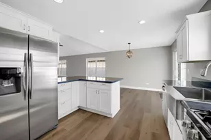 224 N La Salle Ave, Bradley, IL 60915 - Photo 5