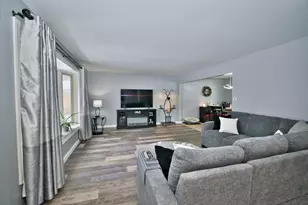 28W587 Leverenz Rd, Naperville, IL 60564 - Photo 3