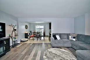 28W587 Leverenz Rd, Naperville, IL 60564 - Photo 7