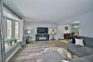 28W587 Leverenz Rd, Naperville, IL 60564 - Photo 5