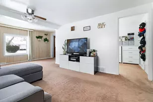 1019 S 5th St, Dekalb, IL 60115 - Photo 15