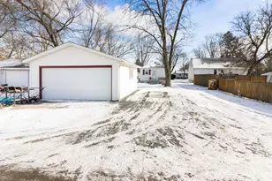 1019 S 5th St, Dekalb, IL 60115 - Photo 21