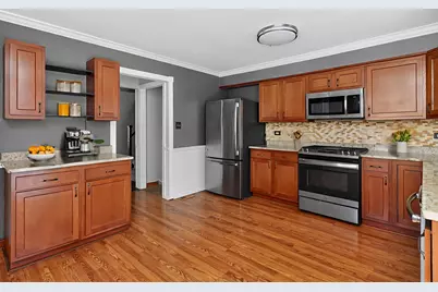 992 Navajo Street, Carol Stream, IL 60188 - Photo 7