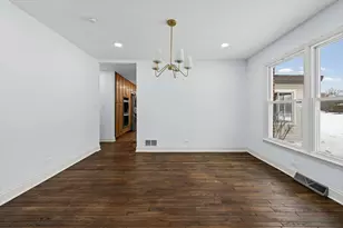 2527 Checker Rd, Long Grove, IL 60047 - Photo 11