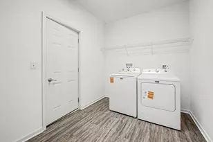 5815 Fairview Ln, Hoffman Estates, IL 60192 - Photo 9