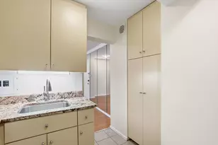 2909 N Sheridan Rd, Chicago, IL 60657 - Photo 11