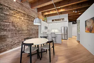 300 W Grand Ave, Chicago, IL 60654 - Photo 9