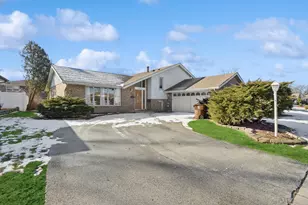 803 E 193rd St, Glenwood, IL 60425 - Photo 1