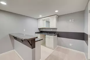 880 Countryfield Ln, Elgin, IL 60120 - Photo 17