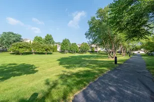 880 Countryfield Ln, Elgin, IL 60120 - Photo 21