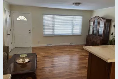 2001 Burr Oak Lane, Lindenhurst, IL 60046 - Photo 5