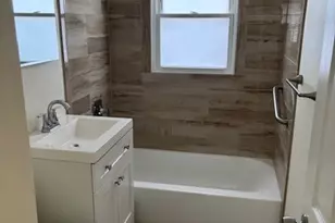 2001 Burr Oak Ln, Lindenhurst, IL 60046 - Photo 13