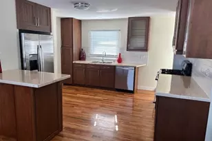 2001 Burr Oak Ln, Lindenhurst, IL 60046 - Photo 3