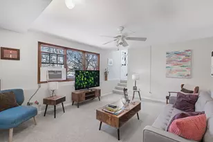 1706 S Chesterfield Dr, Arlington Heights, IL 60005 - Photo 17