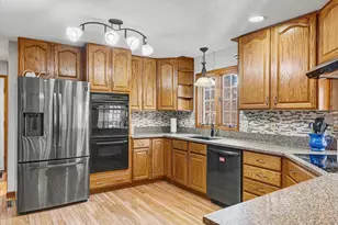 206 S Fox Run Dr, Mahomet, IL 61853 - Photo 9