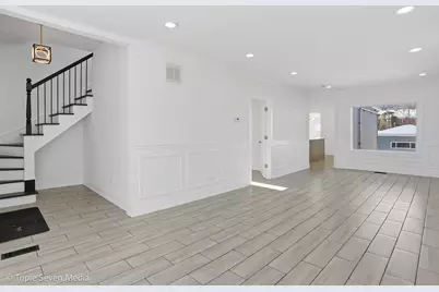 3002 Wesley Avenue, Berwyn, IL 60402 - Photo 3