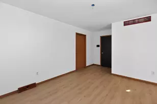 709 Cambridge Ave, Rockford, IL 61102 - Photo 9