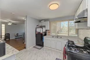 9760 S Dobson Ave, Chicago, IL 60628 - Photo 5