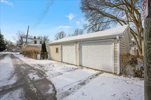 414 Linden Ave, Aurora, IL 60505 - Photo 27