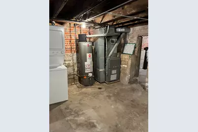 10435 S Corliss Avenue, Chicago, IL 60628 - Photo 9