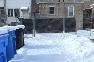 10435 S Corliss Ave, Chicago, IL 60628 - Photo 13