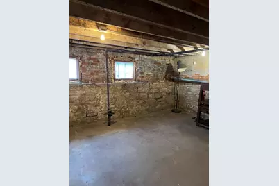 10435 S Corliss Avenue, Chicago, IL 60628 - Photo 11