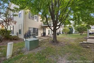 2327 Georgetown Cir, Aurora, IL 60503 - Photo 3