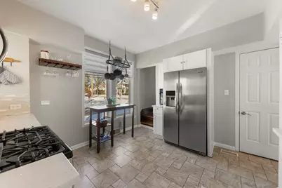 130 N Ellis Avenue, Wheaton, IL 60187 - Photo 11